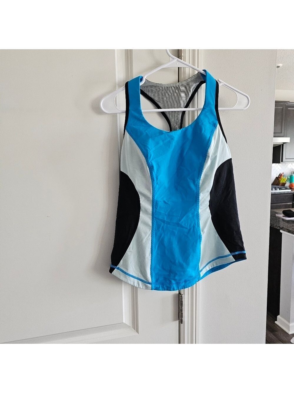 Lululemon Cardio Kick Racerback Tank Top Size 8 - Picture 3 of 6
